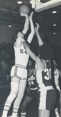 1977-1978 Basketball Pictures #30