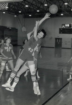 1977-1978 Women's Basketball #4