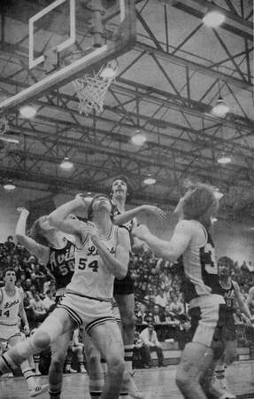 1977-1978 Basketball Pictures #9