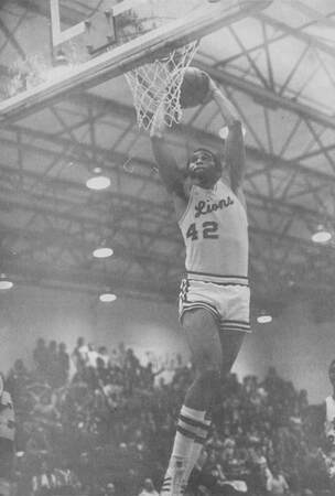 1977-1978 Basketball Pictures #19
