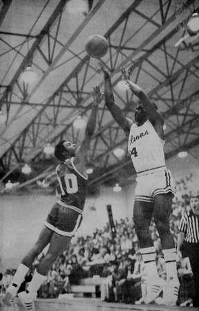 1977-1978 Basketball Pictures #22
