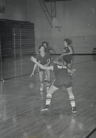 1977-1978 Women's Basketball #2