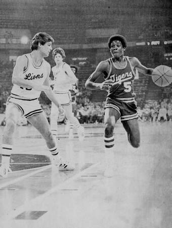 1977-1978 Basketball Pictures #12